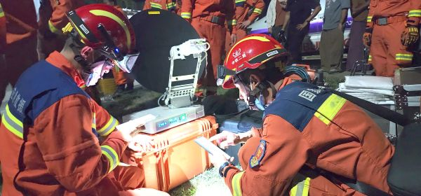 China National Tunnel Emergency Rescue CREC Kunming Team Rescues Trapped Survivor in Myanmar Earthquake