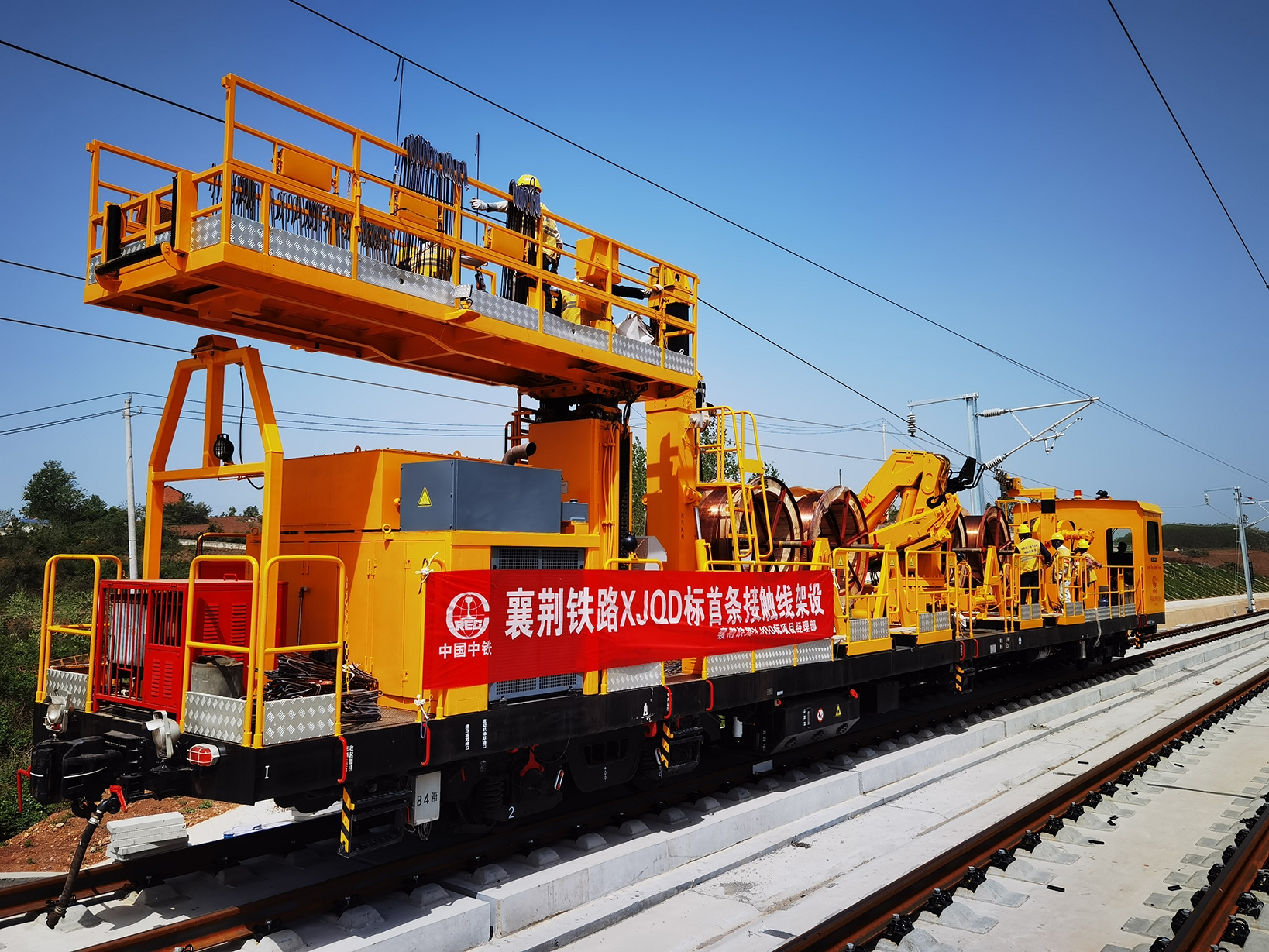 Xiangyang-Jingmen High-speed Railway Fully Entered Electrification Construction Phase